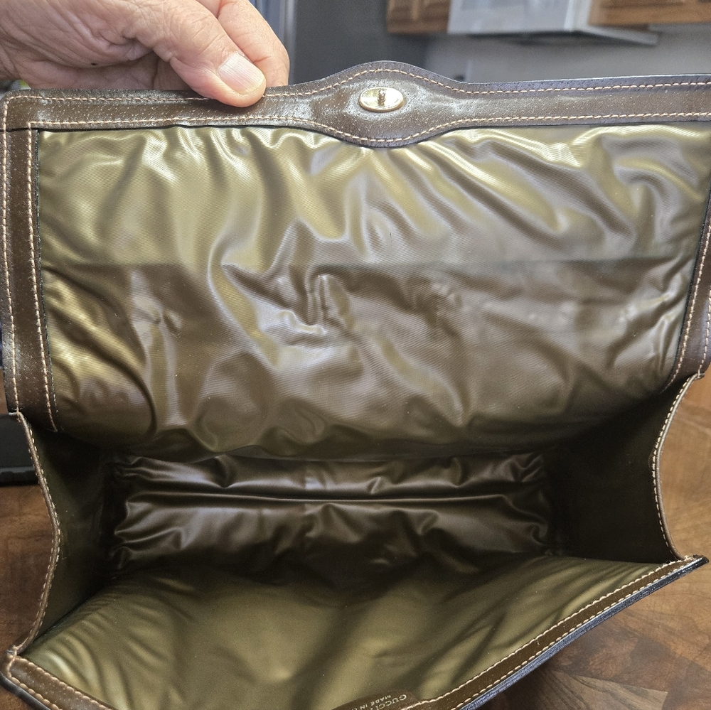 Gucci Beige and Brown Logo Clutch with Red and Green Stripe. - Picture 8 of 10